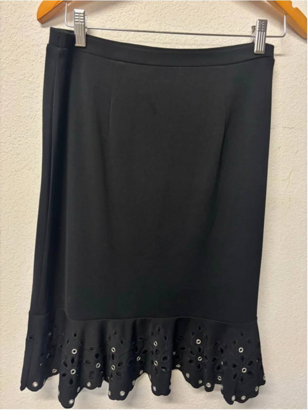 Women's Michael Kors Black Eyelet Midi Skirt Size 8 EUC workwear